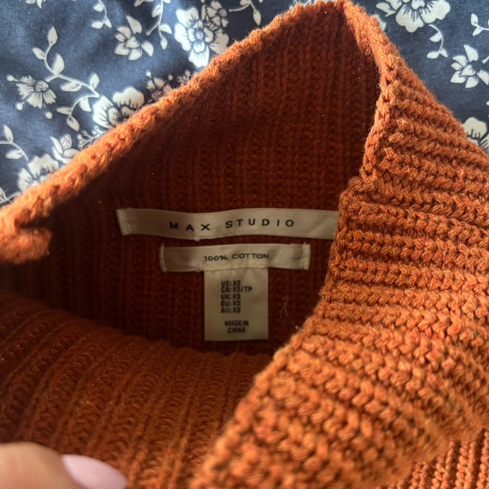 Max Studio Rust Ribbed Sweater - Picture 2 of 2